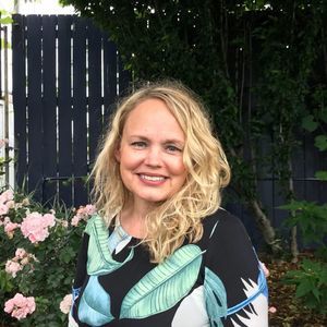 Meet your Posher, Deena